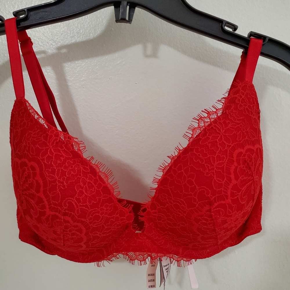 Victoria Secret Bra.